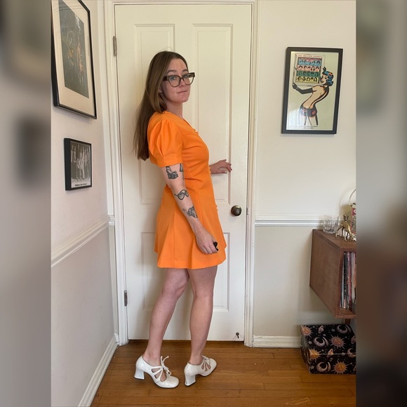 60s Vintage Bright Orange Mini Dress w Capped Sleeves - Picture 3 of 10